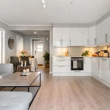 Bright And Modern 2-bed With Parking, Bbq And Apartman Bergen