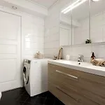 Bright And Modern 2-bed With Parking, Bbq And Apartmán