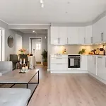 Bright And Modern 2-bed With Parking, Bbq And Apartmán Bergen