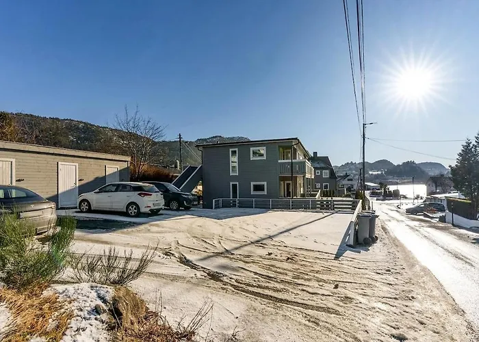 Daire Bright And Modern 2-bed With Parking, Bbq And Bergen