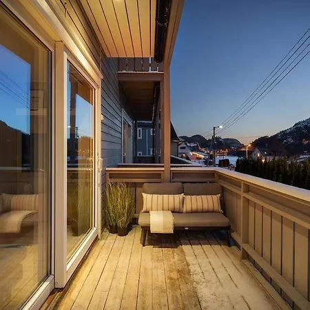 Bright And Modern 2-bed With Parking, Bbq And Appartamento